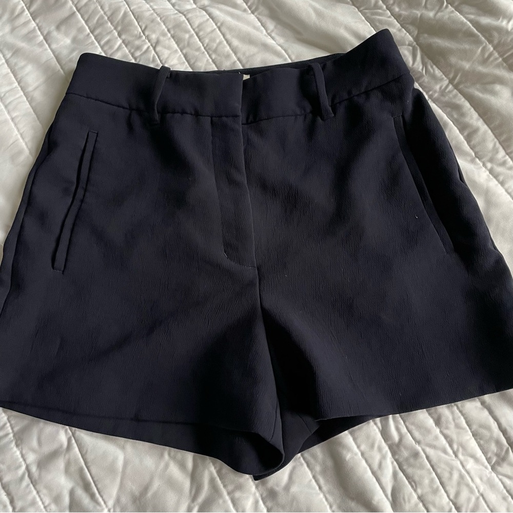 Aritzia Wilfred Flowy Shorts NWOT